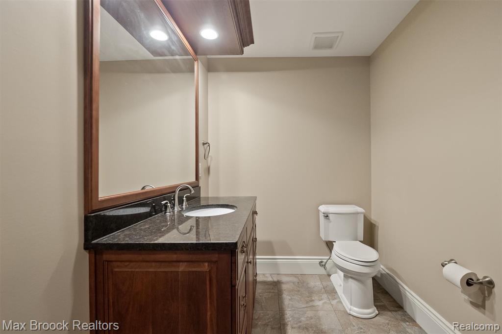 4764 Dow Ridge Road, Orchard Lake Village, MI 48324 — Photo 69