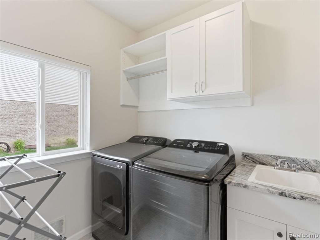 1551 Garrett Drive, Troy, MI 48085 — Photo 29
