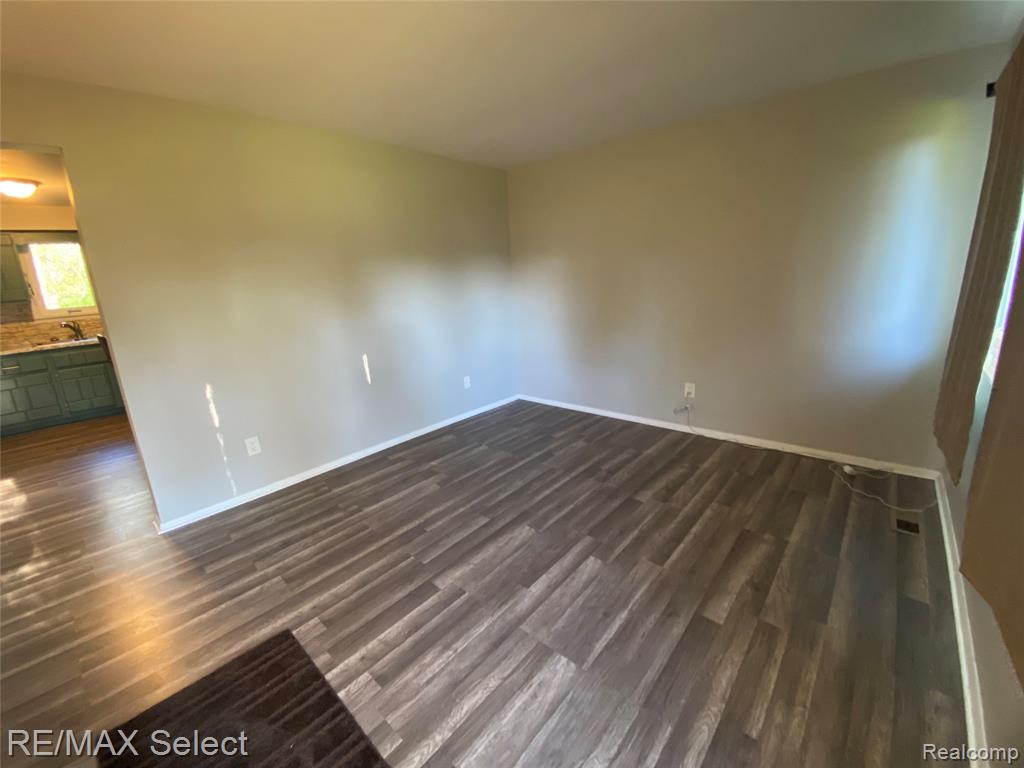 6169 Johnson Road, Flushing, MI 48433 — Photo 17