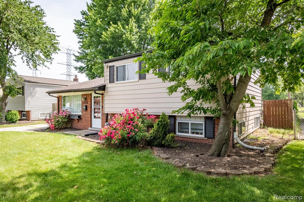 41210 PAIGN Drive, Sterling Heights, MI 48313 — Photo 21