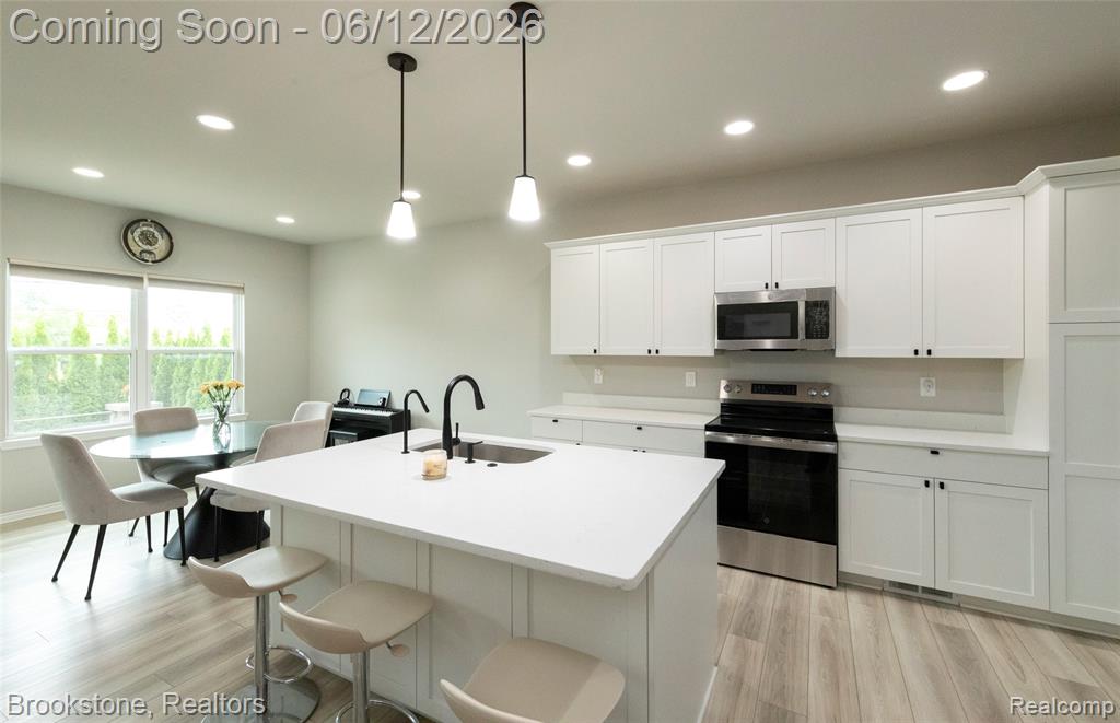 981 COTTAGE, Troy, MI 48085 — Photo 11