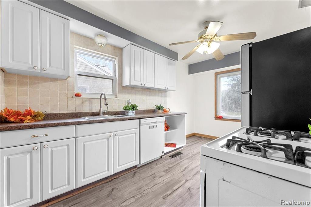 5097 Niagara Street, Wayne, MI 48184 — Photo 10