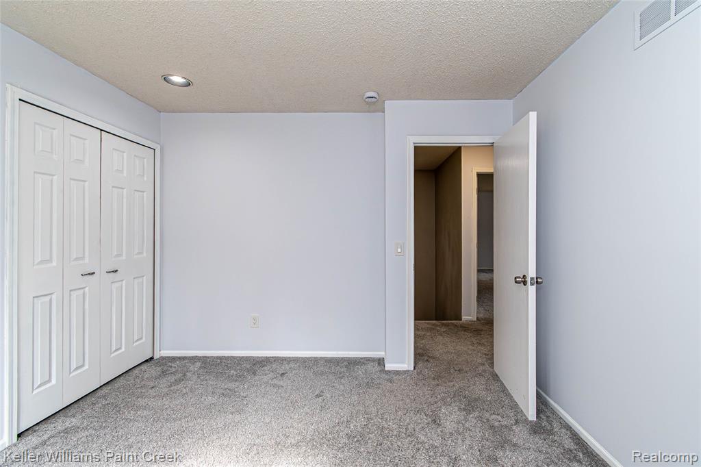 5700 Point Of The Woods Drive, West Bloomfield, MI 48324 — Photo 44