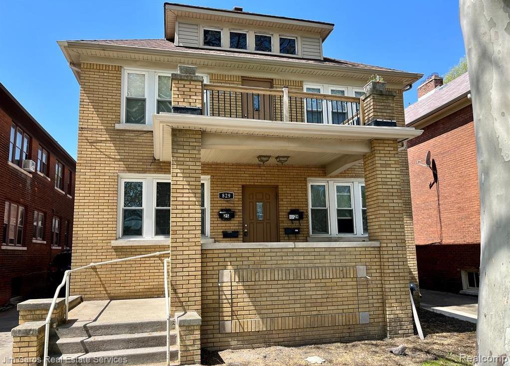 829 BEACONSFIELD Avenue, Grosse Pointe Park, MI 48230 — front exterior