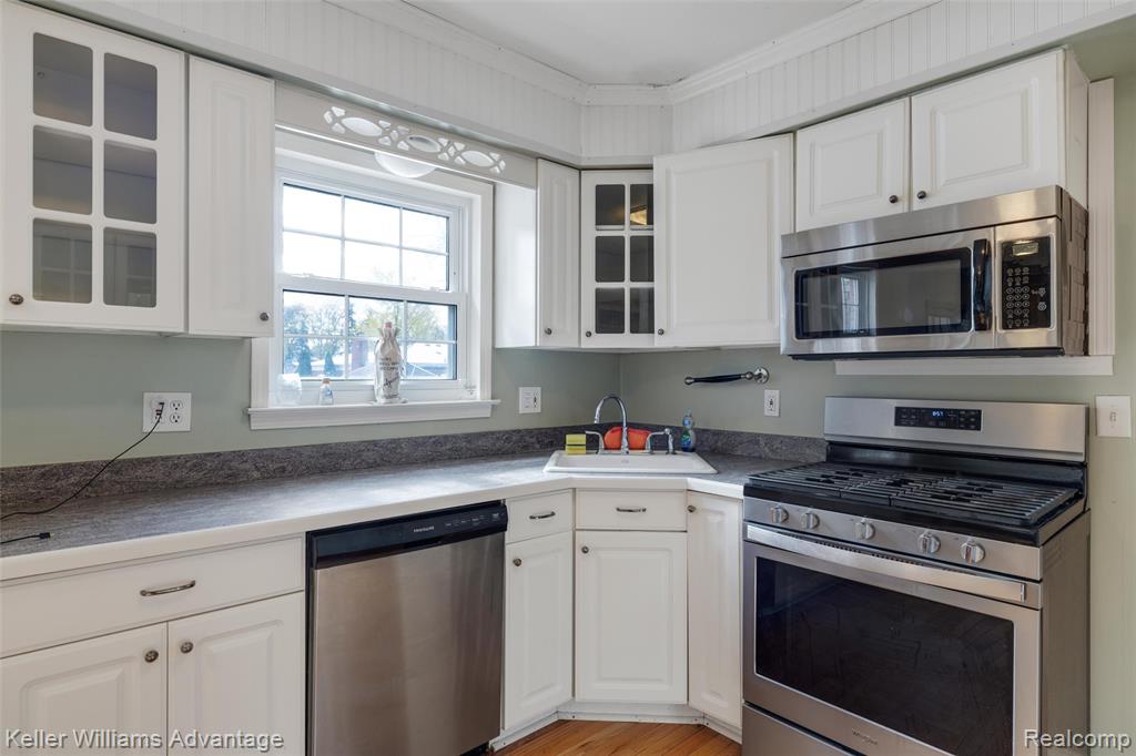 19071 Coachwood Road, Riverview, MI 48193 — Photo 11