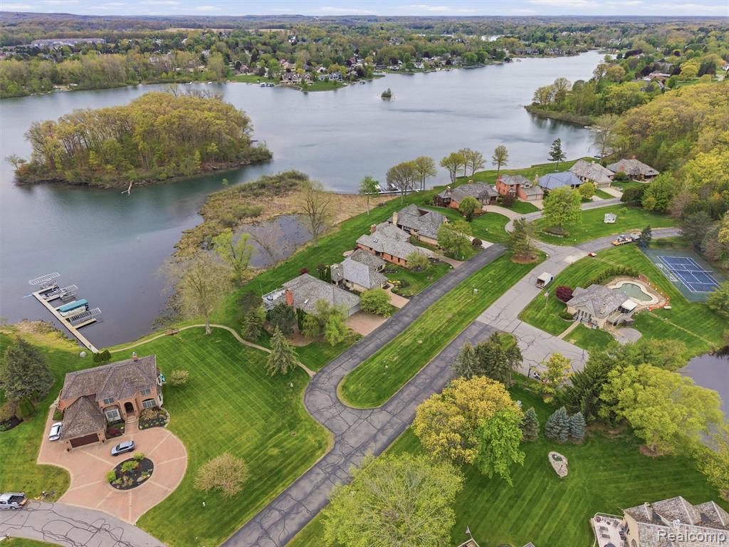 23 Chateaux Du Lac, Fenton, MI 48430 — Photo 63