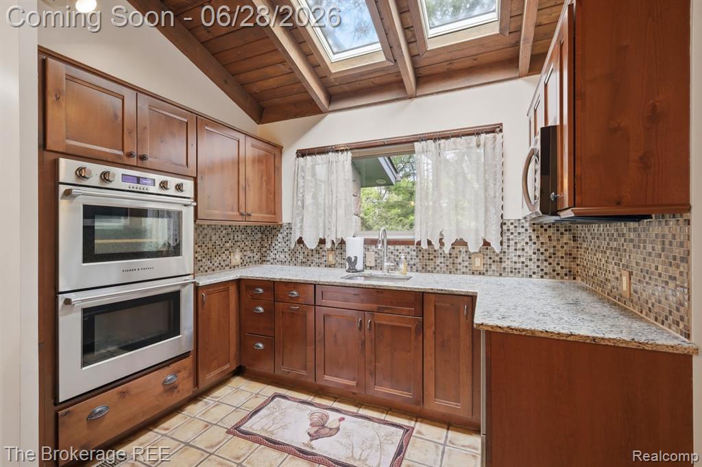 8475 Knox Road, Clarkston, MI 48348 — Photo 21