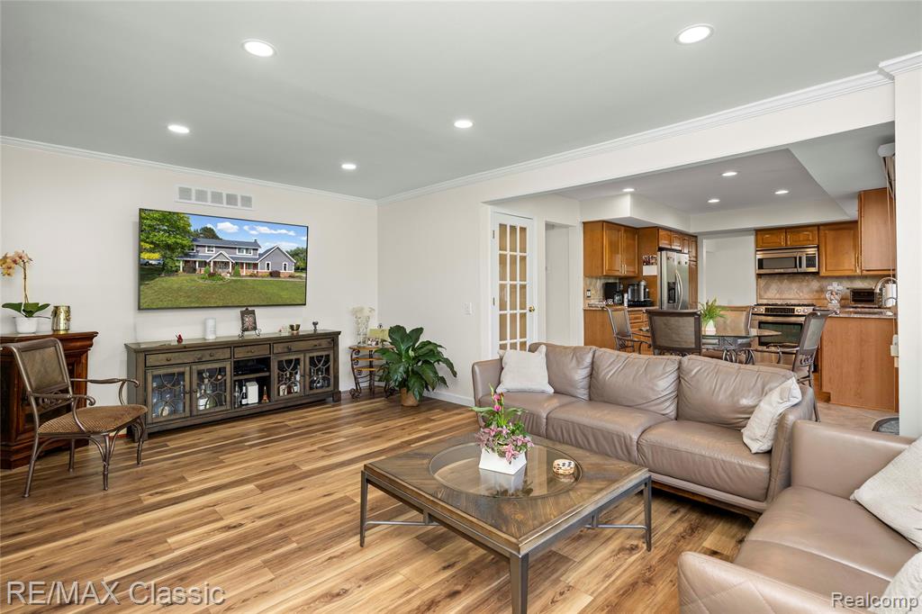 5651 Warrenshire Drive, West Bloomfield, MI — Photo 61