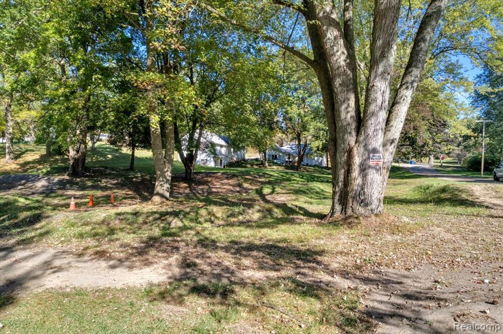 115 W Elmwood, Leonard, MI 48367 — Photo 30