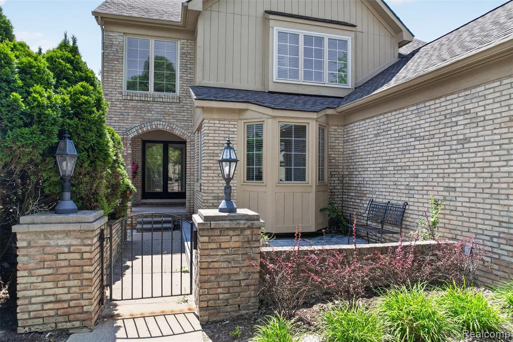 6445 Noble Road, West Bloomfield, MI — Photo 2