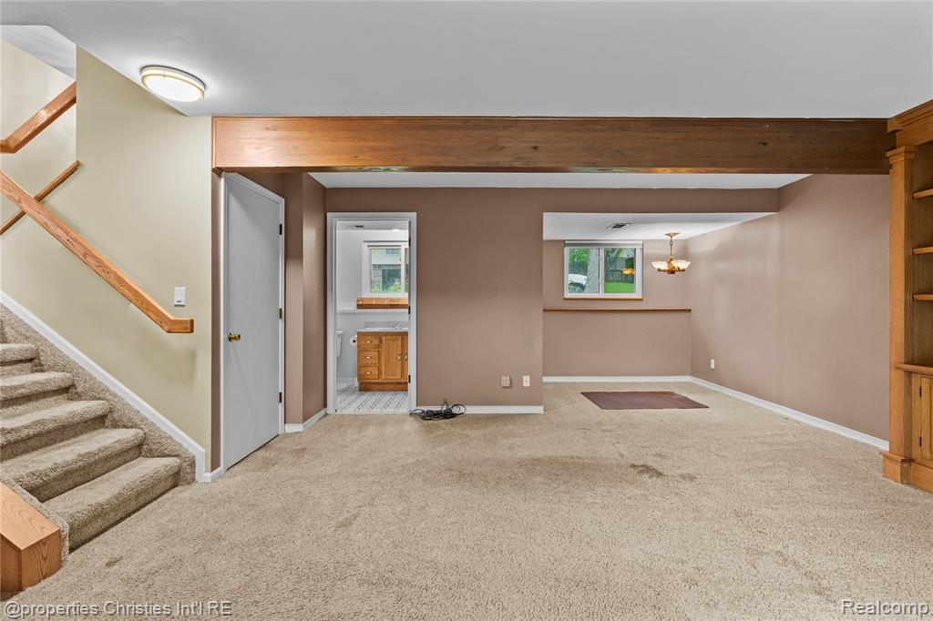 6785 GRASSLAND Avenue, West Bloomfield, MI 48324 — Photo 24