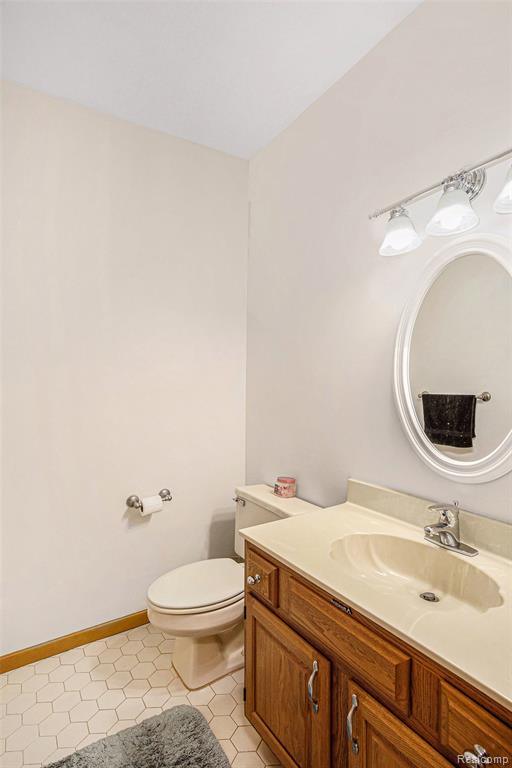 5215 Sunlyn Drive, Grand Blanc, MI 48439 — Photo 24