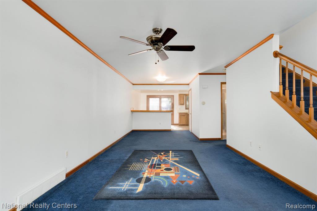 405 Pineview Court, Saint Clair Shores, MI 48081 — Photo 14