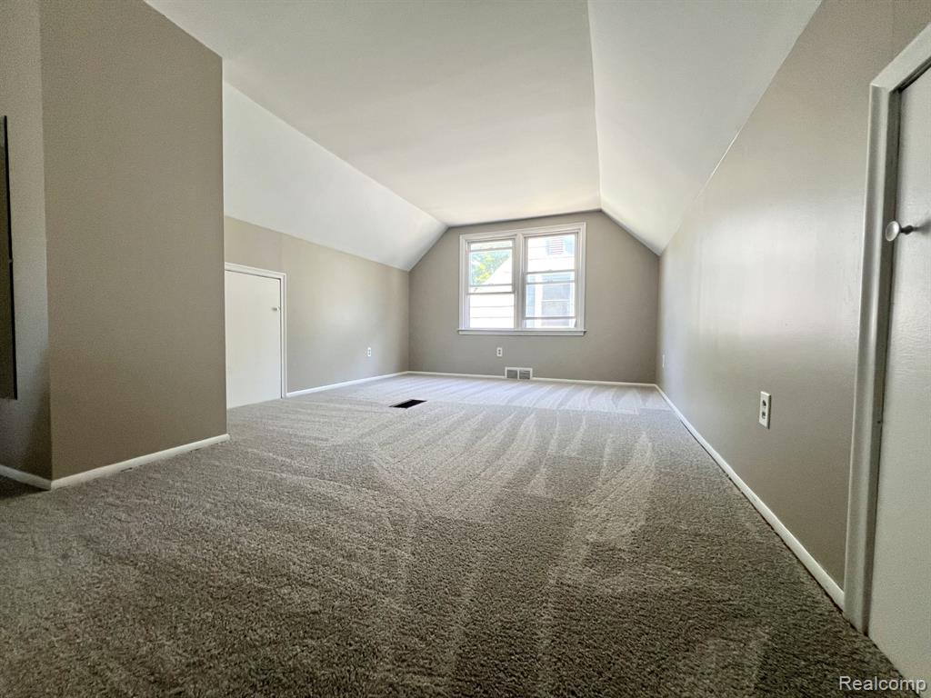18475 Dalby, Redford, MI 48240 — Photo 12