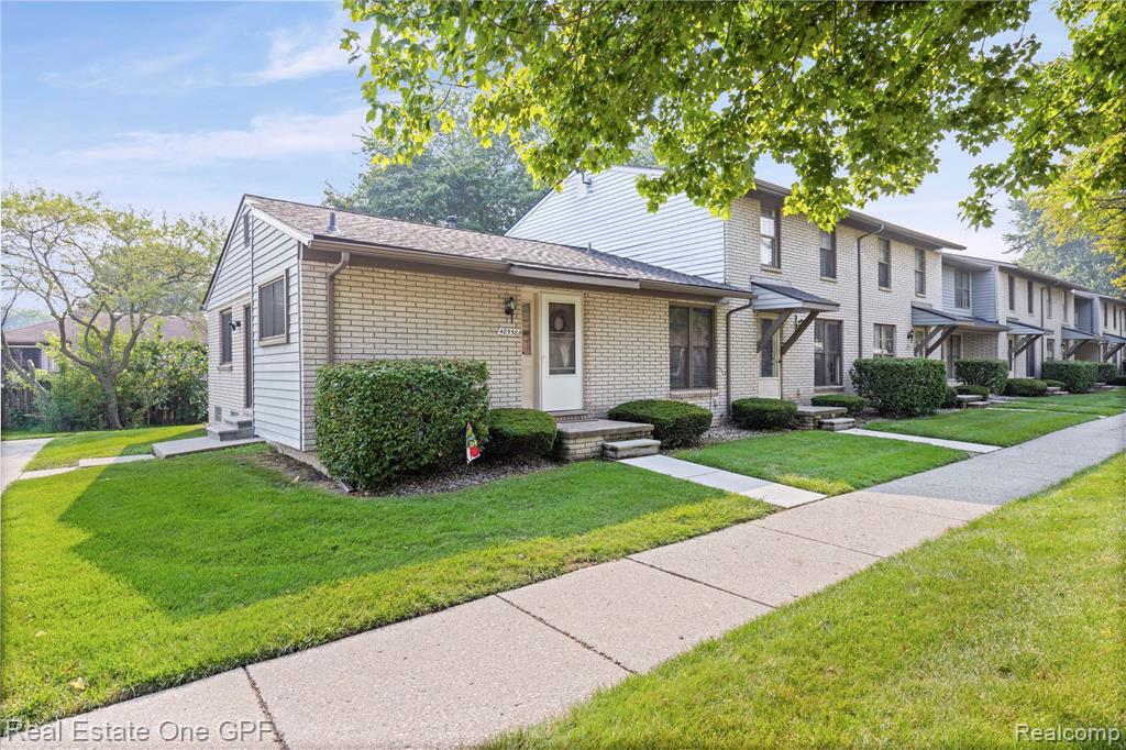 48558 Sugarbush, Chesterfield, MI 48047 — Photo 3