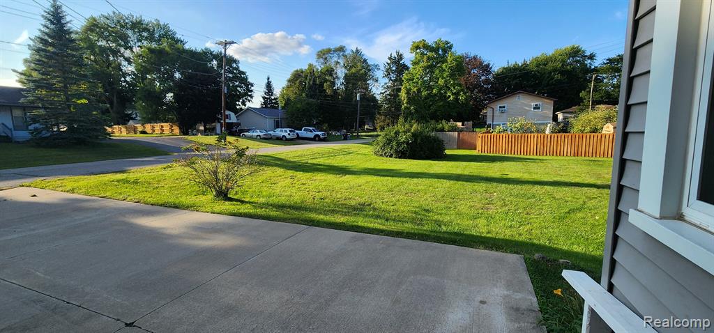 609 E MAIN Street, Pinckney, MI 48169 — Photo 11