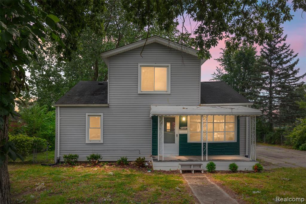 5850 Deering Street, Garden City, MI