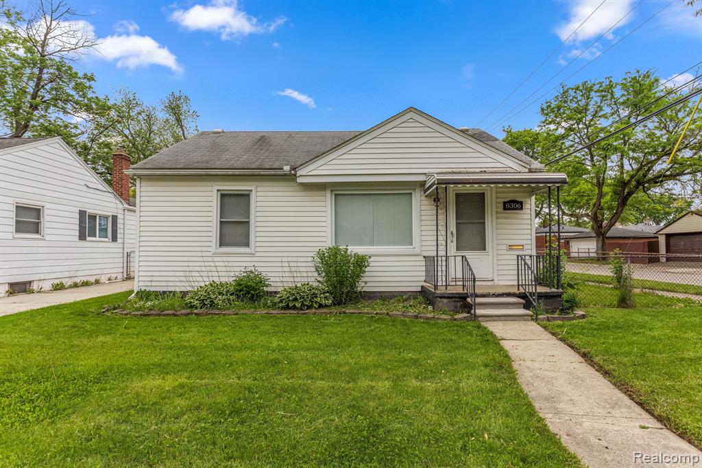 8306 HELEN, Center Line, MI 48015 — front exterior