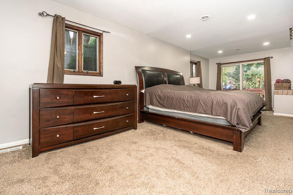 8871 SUNCREST Drive, Sterling Heights, MI 48314 — Photo 31