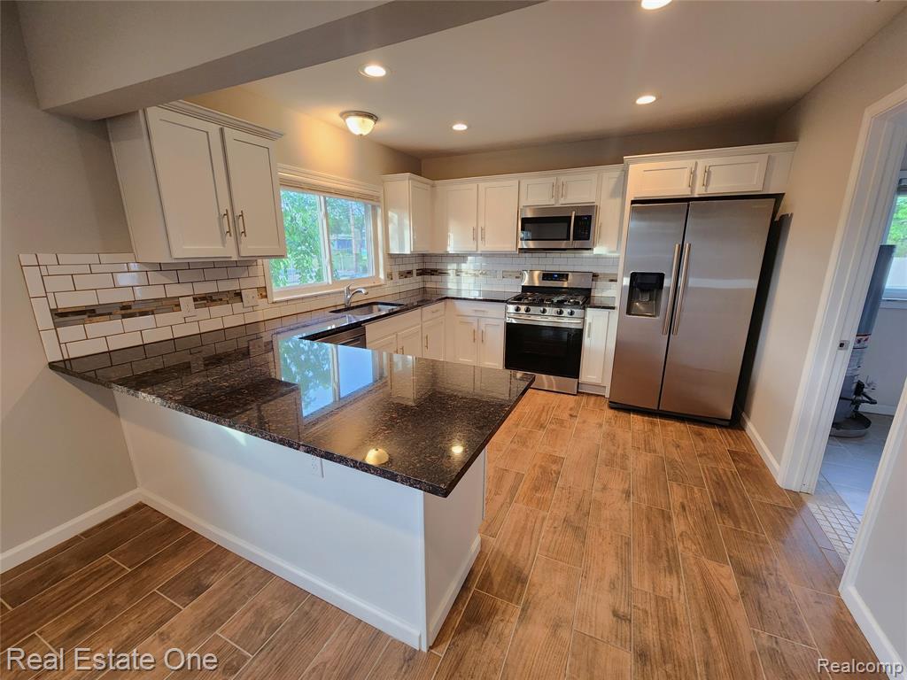 1574 E Woodruff Avenue, Hazel Park, MI 48030 — Photo 9