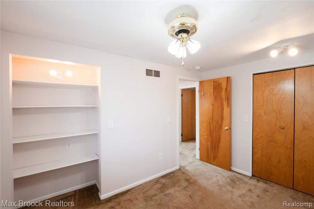 8212 Carrousel Boulevard, Westland, MI — Photo 22