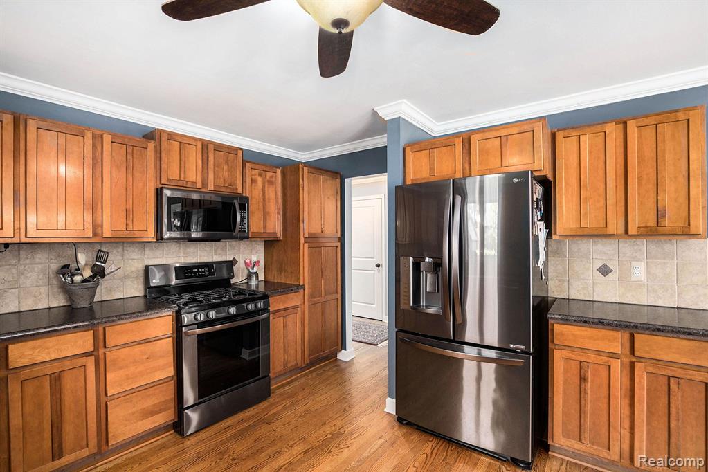 5200 BRIDGE Trail W, Commerce Twp, MI 48382 — Photo 11