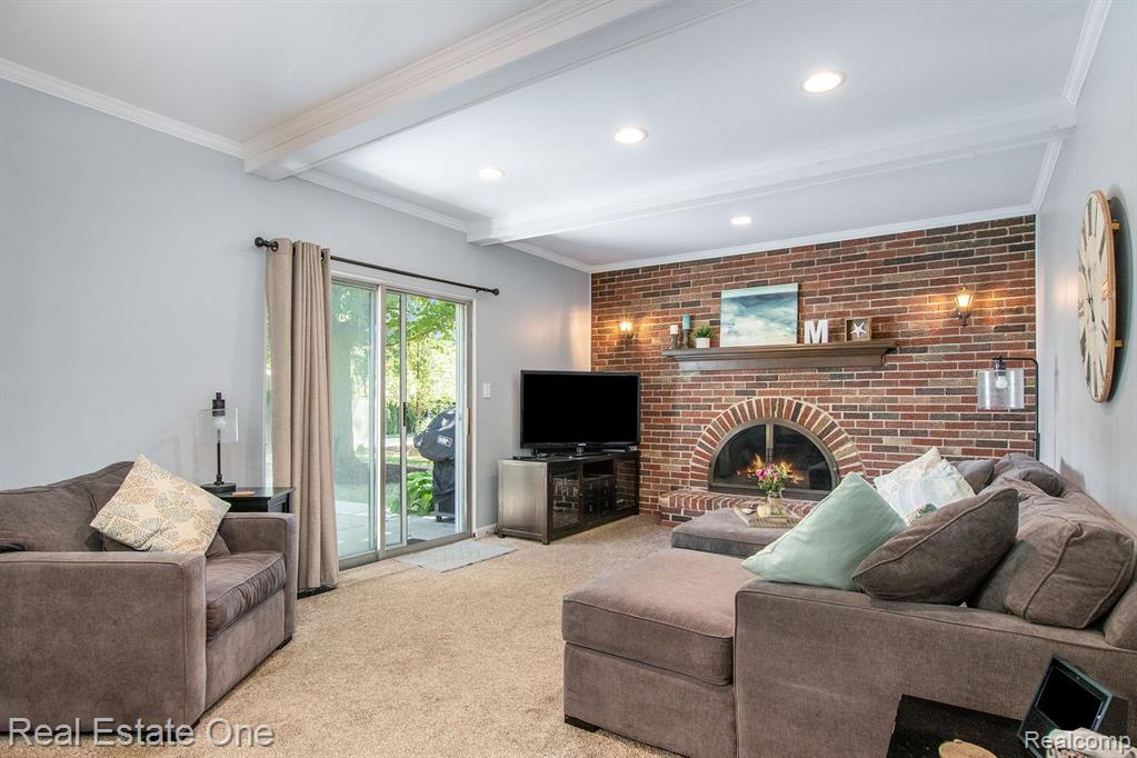 4130 RAMBLEWOOD Drive, Troy, MI 48085 — Photo 9