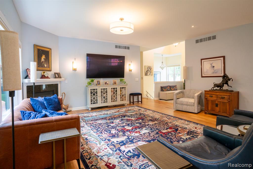 5653 Trail Side Lane, 9, Whitmore Lake, MI 48189 — Photo 8