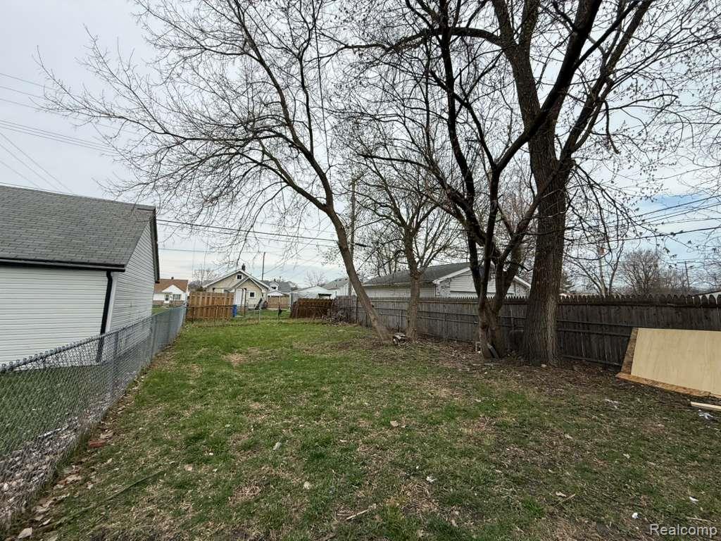 8209 Orchard Avenue, Warren, MI 48089 — Photo 18