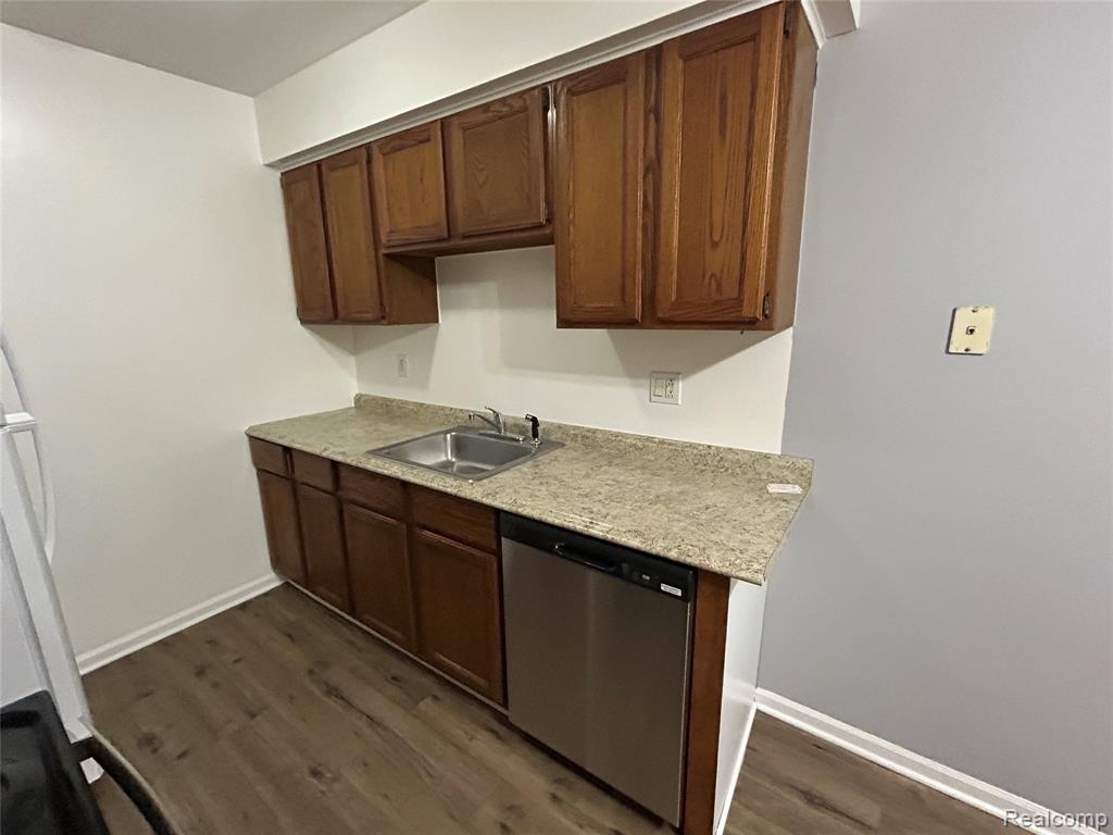 34690 Clarkson Drive W, 27, Fraser, MI 48026 — Photo 9