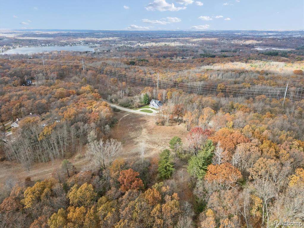9410 Grand Summit Drive, Fenton, MI 48430 — Photo 5