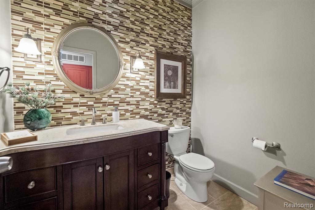 4926 Oak River Drive, Troy, MI 48098 — Photo 27