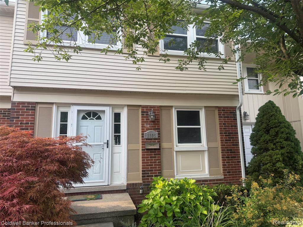 1805 Brentwood Drive, Troy, MI 48098