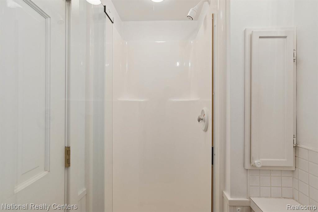 5621 Eastman Boulevard, West Bloomfield, MI 48323 — Photo 42