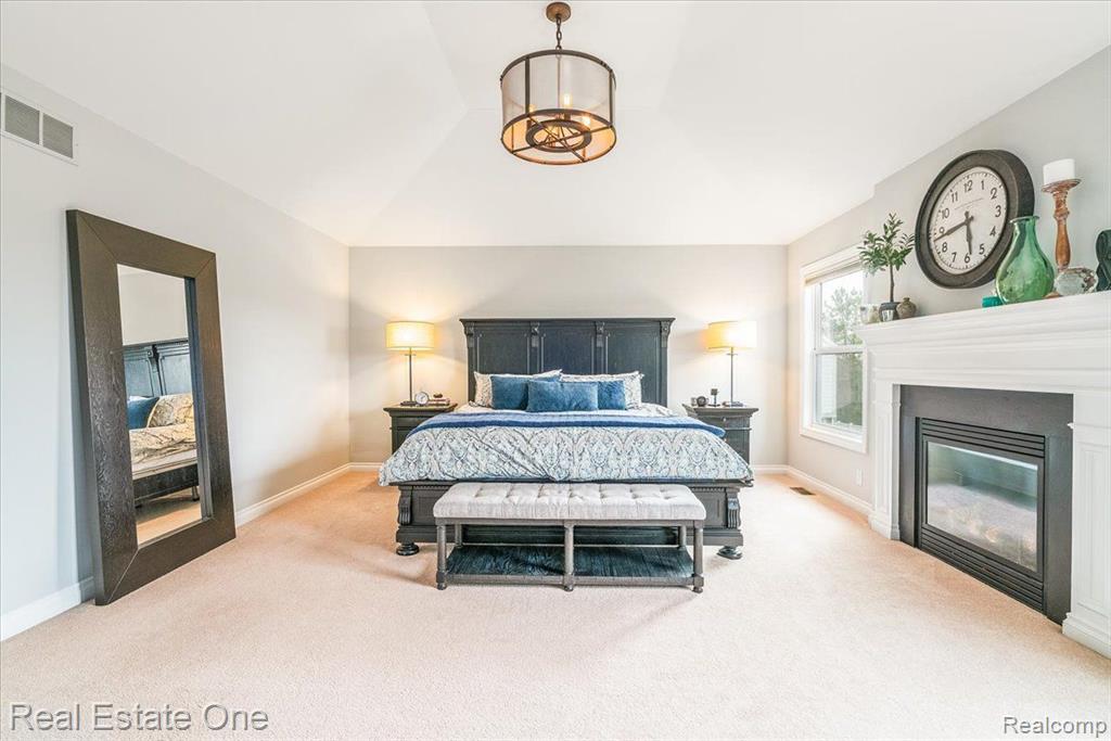 48025 E OXFORD Court, Canton, MI 48187 — Photo 60