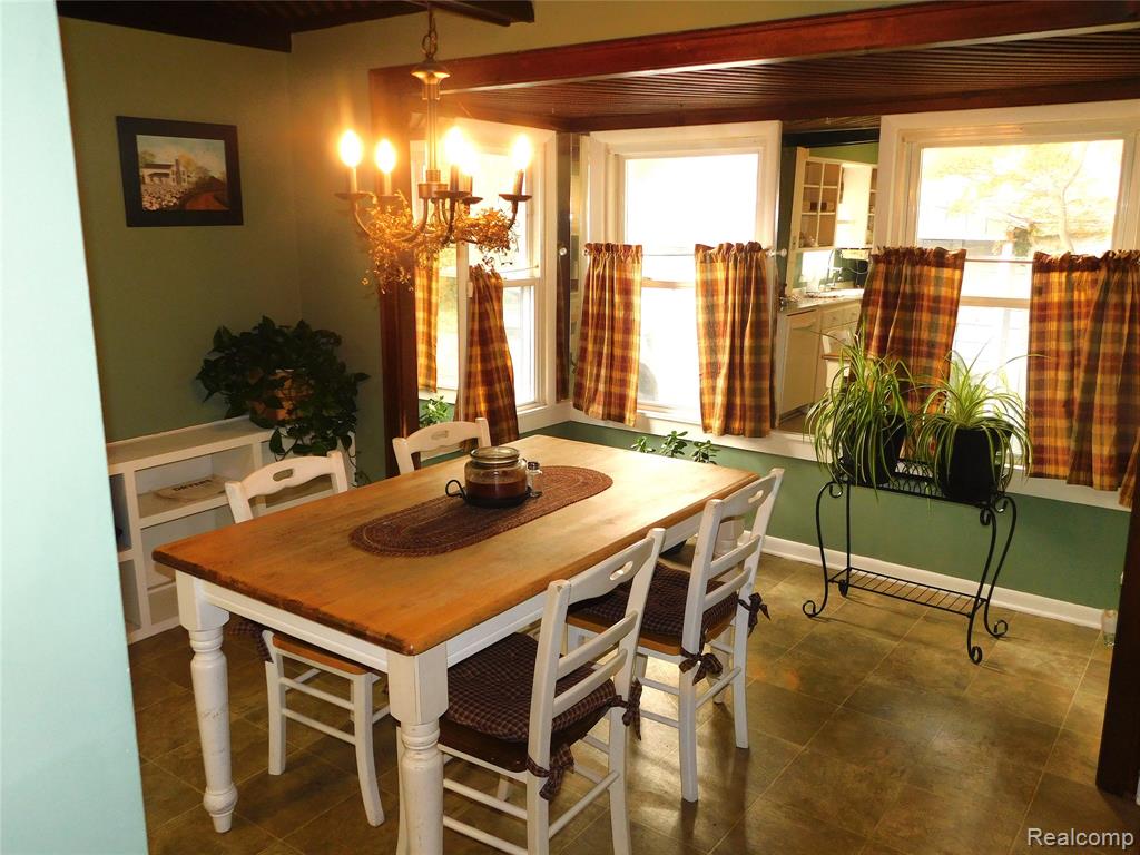 825 Pettibone Avenue, Flint, MI 48507 — Photo 9