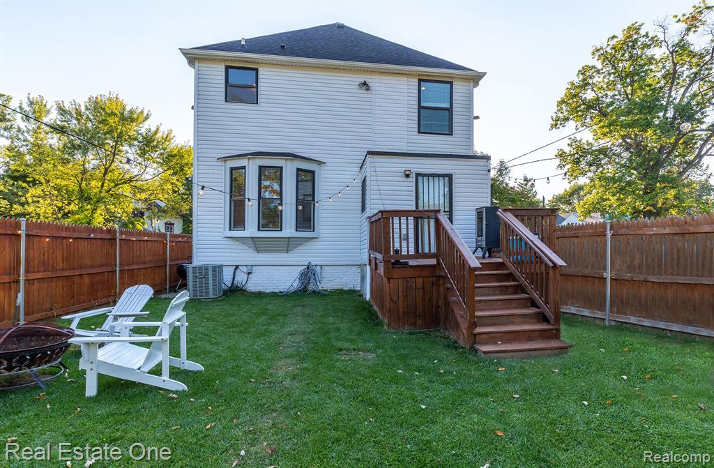 2420 FISCHER Street, Detroit, MI 48214 — Photo 41
