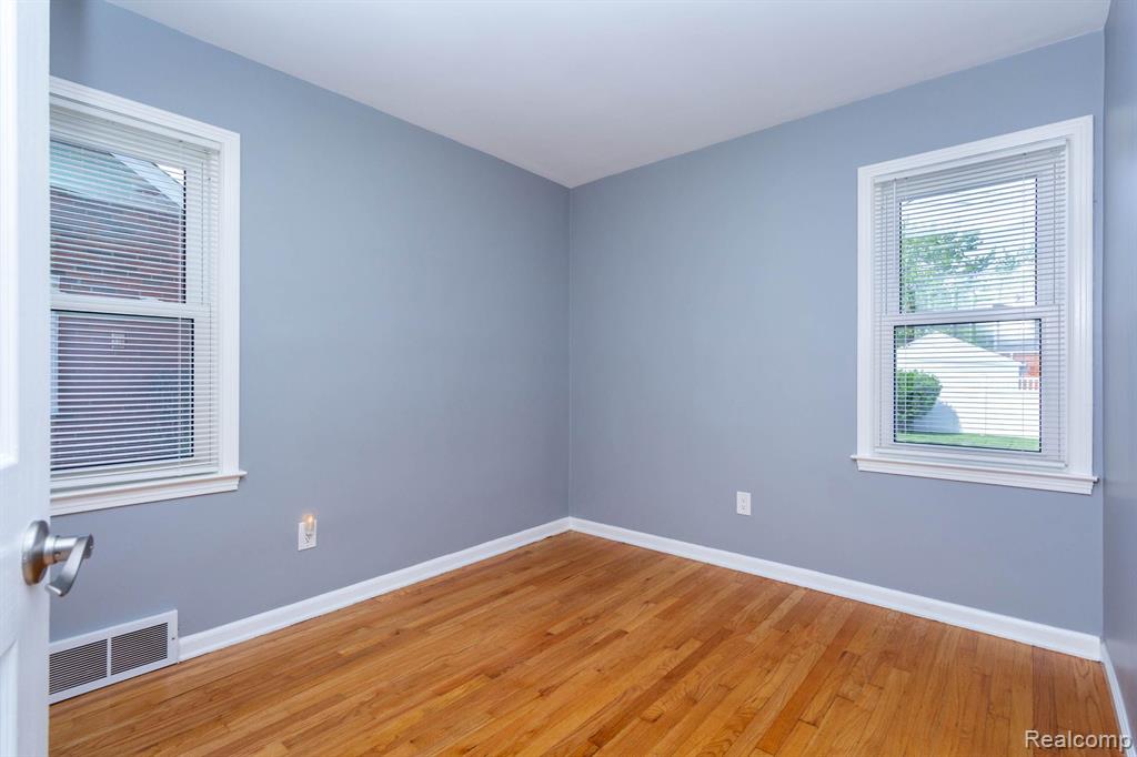 9648 STERLING Avenue, Allen Park, MI 48101 — Photo 29