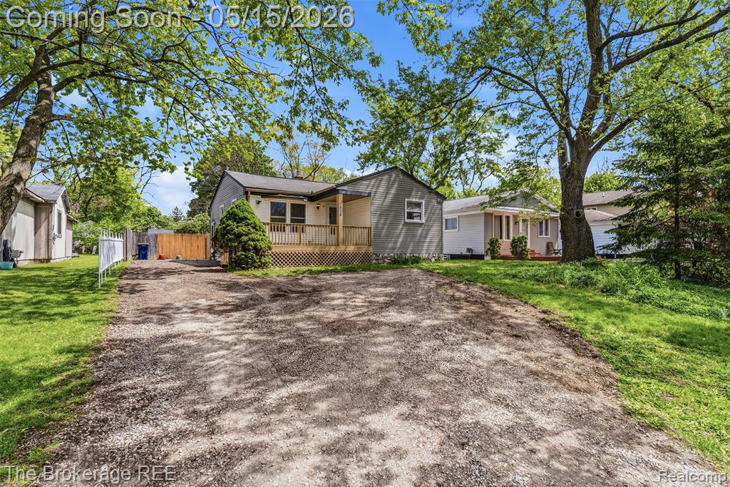 6430 Cloverton Drive, Waterford, MI 48329 — Photo 36