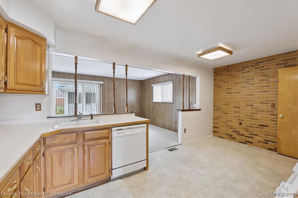 6484 Huntleigh Street, Garden City, MI — Photo 14