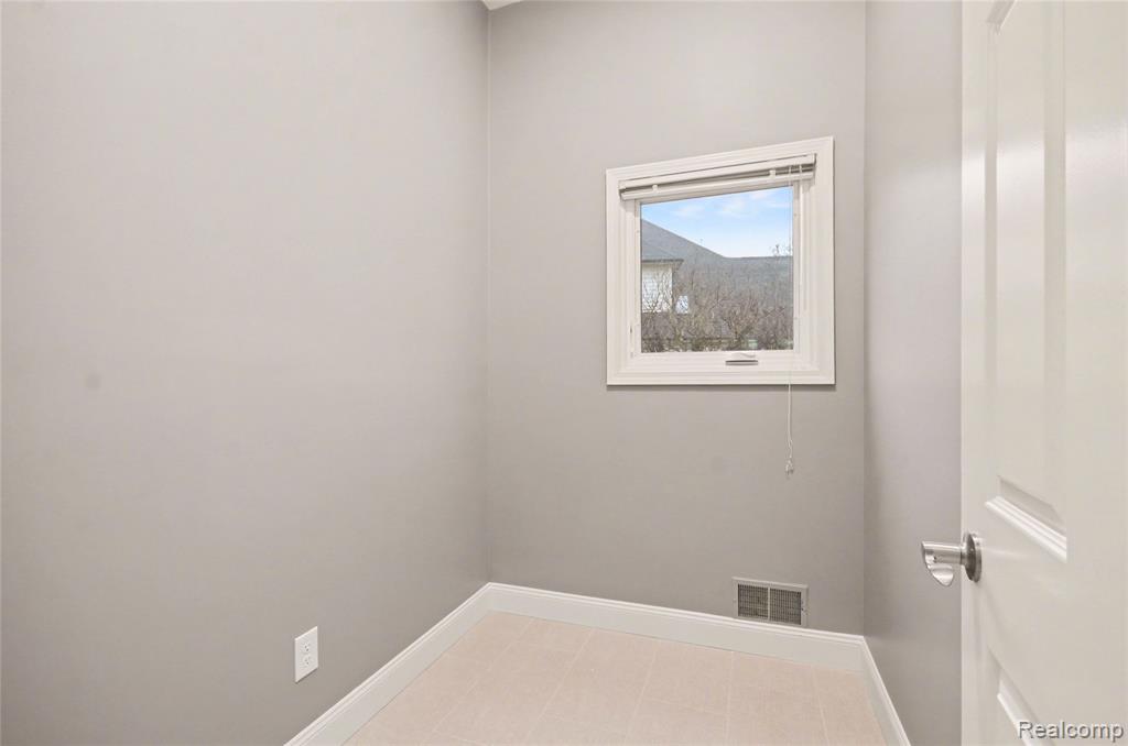 4179 Saint Andrews Street, Howell, MI 48843 — Photo 24