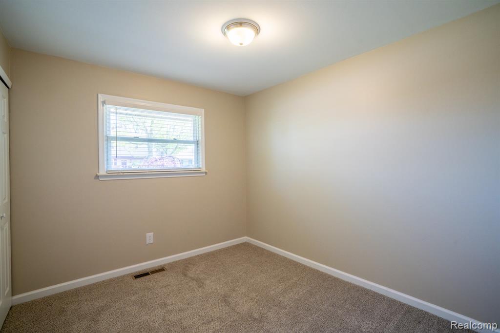 18580 Marsha Street, Riverview, MI 48193 — Photo 15