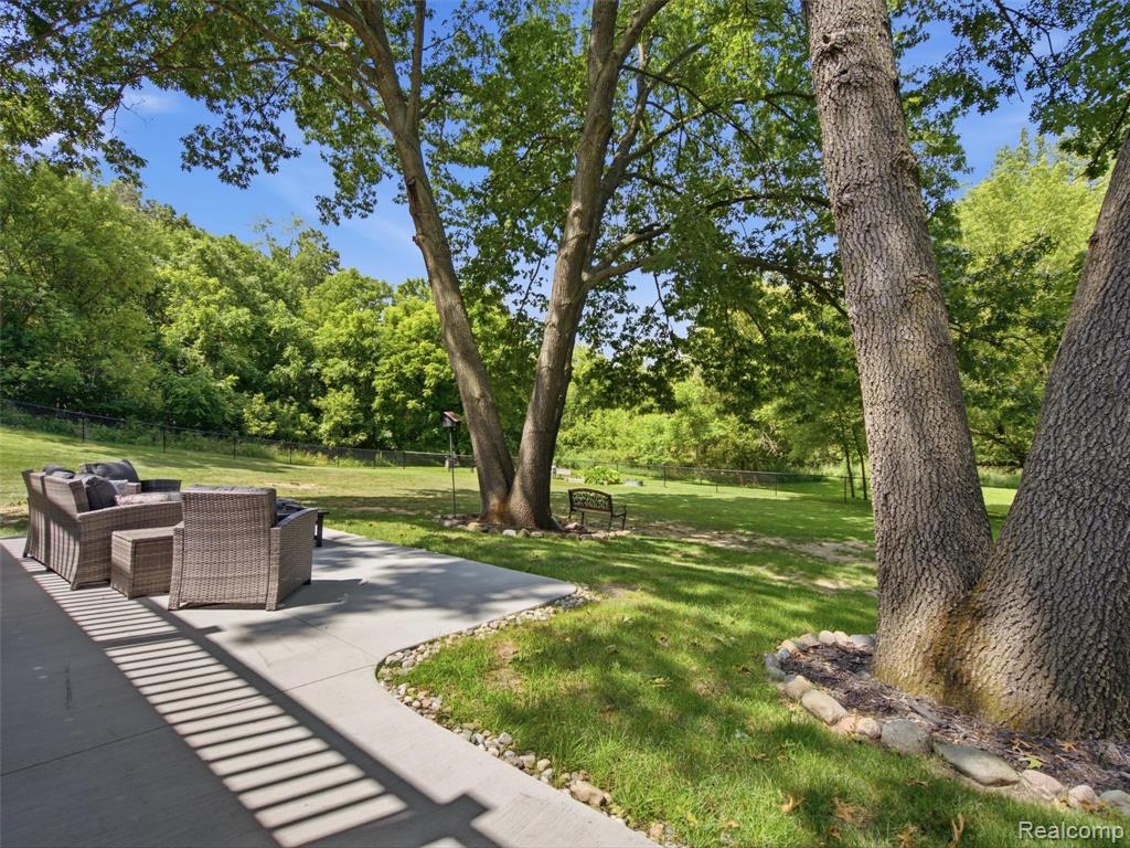7055 Randall Drive, Fenton, MI 48430 — Photo 36