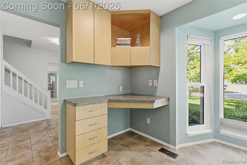 5389 Fox Ridge Circle, West Bloomfield, MI — Photo 14