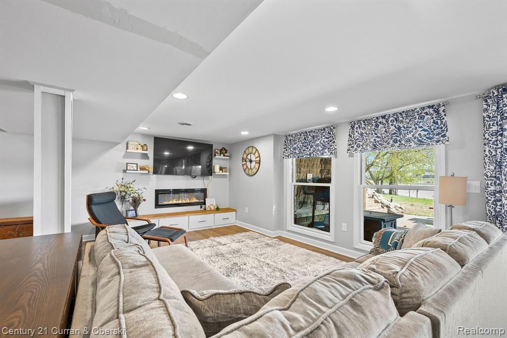 417 CHICAGO Drive, Howell, MI 48843 — Photo 31
