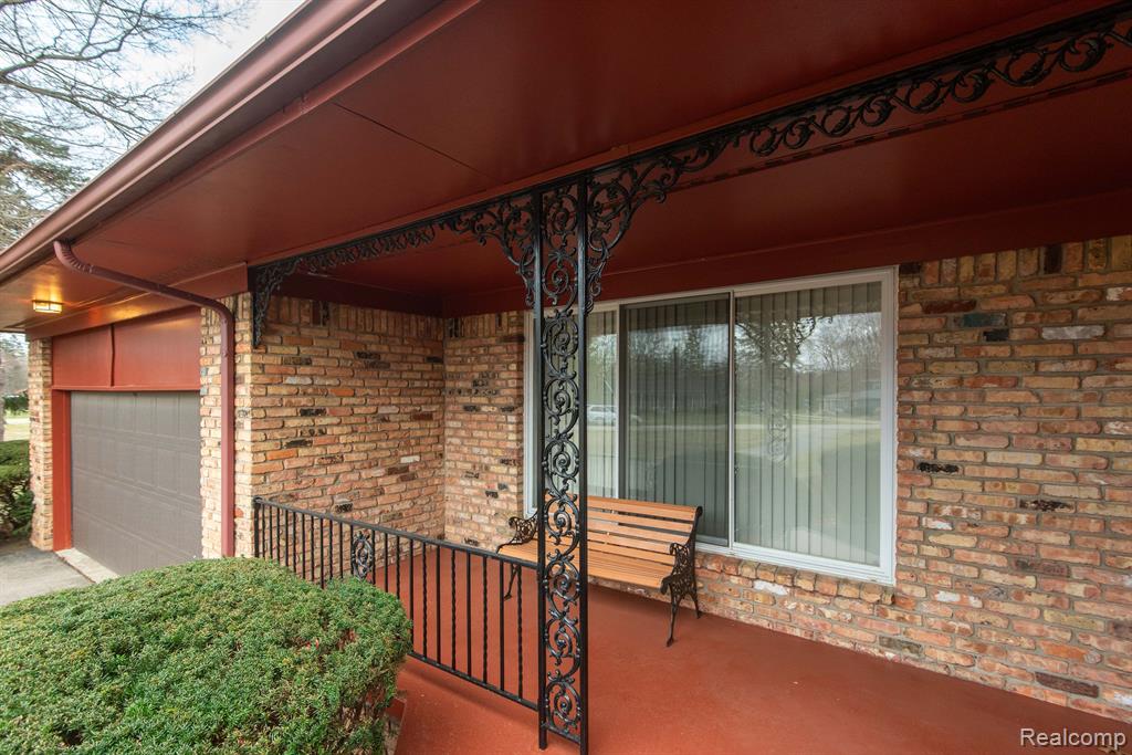 6226 GOLFVIEW Drive, Burton, MI 48509 — Photo 27
