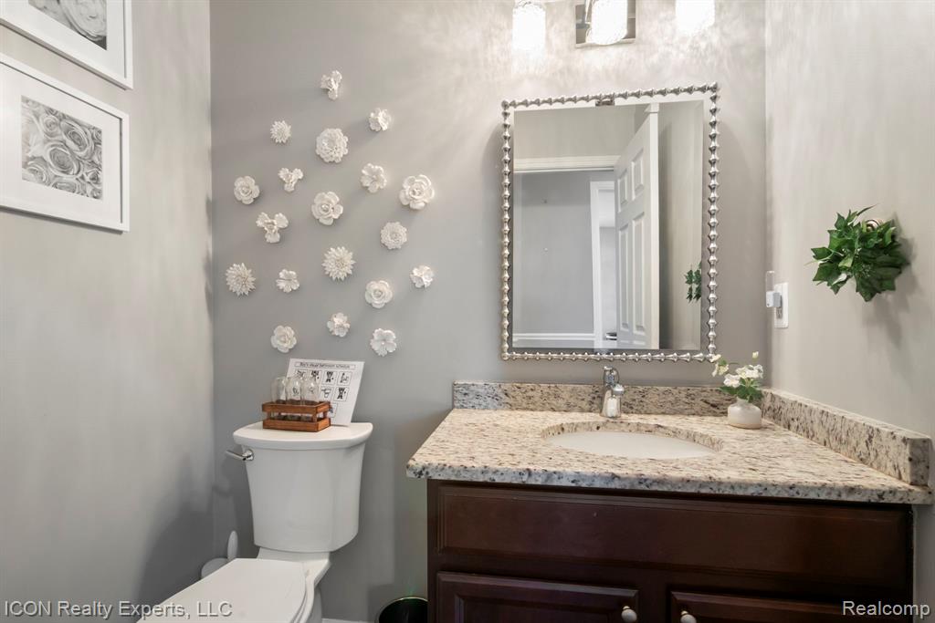884 Grandview Drive, Commerce Twp, MI 48390 — Photo 19