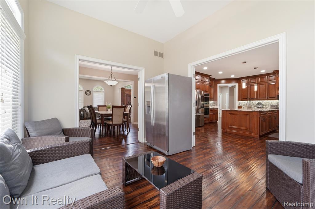48280 Gladstone Road, Canton, MI 48188 — Photo 14