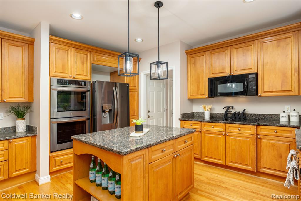 15260 MERION Court, Northville, MI 48168 — Photo 24