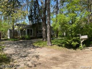 2534 Edgemere Street, Commerce Twp, MI 48382 — Photo 2